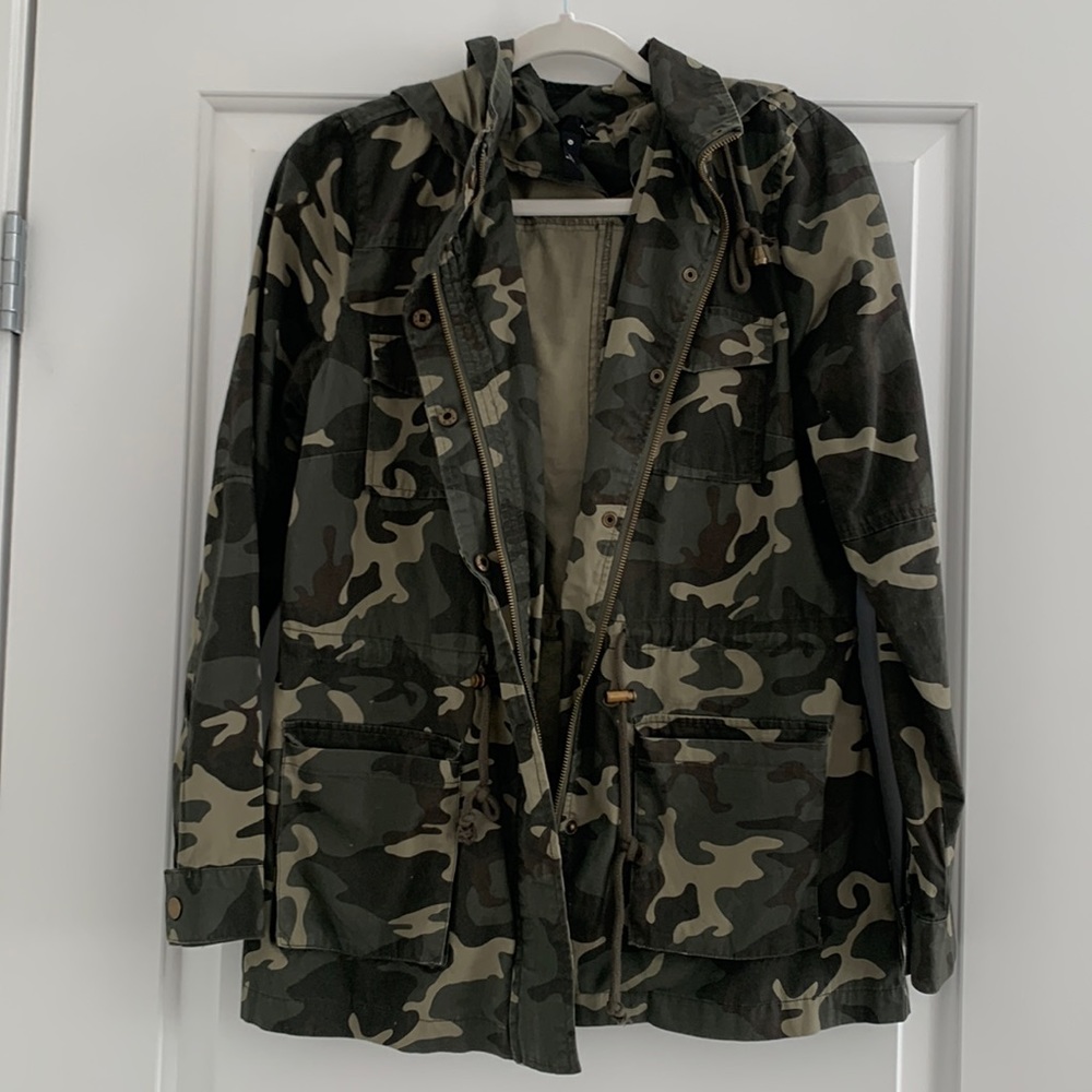 LAST CHANCE‼️ Camo Jacket by Aqua